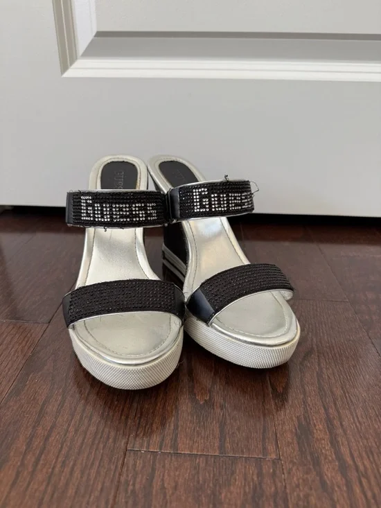 Guess Wedges - Picture 2 of 11